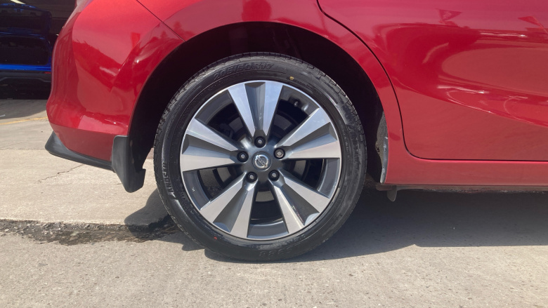 Nissan Pulsar 1.2 DiG-T N-Connecta 5dr Petrol Hatchback